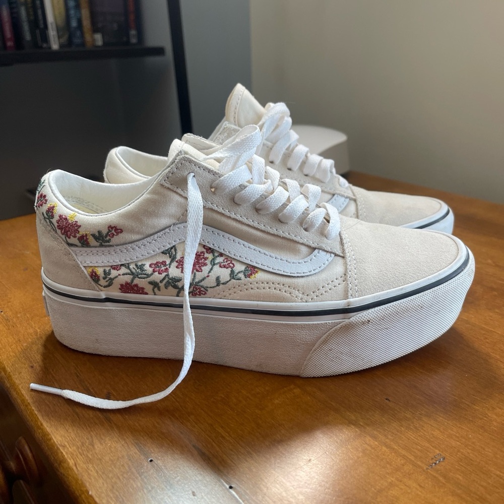 Women’s Vans Stackform Platform Skate Shoes Cream Size 7/5.5
